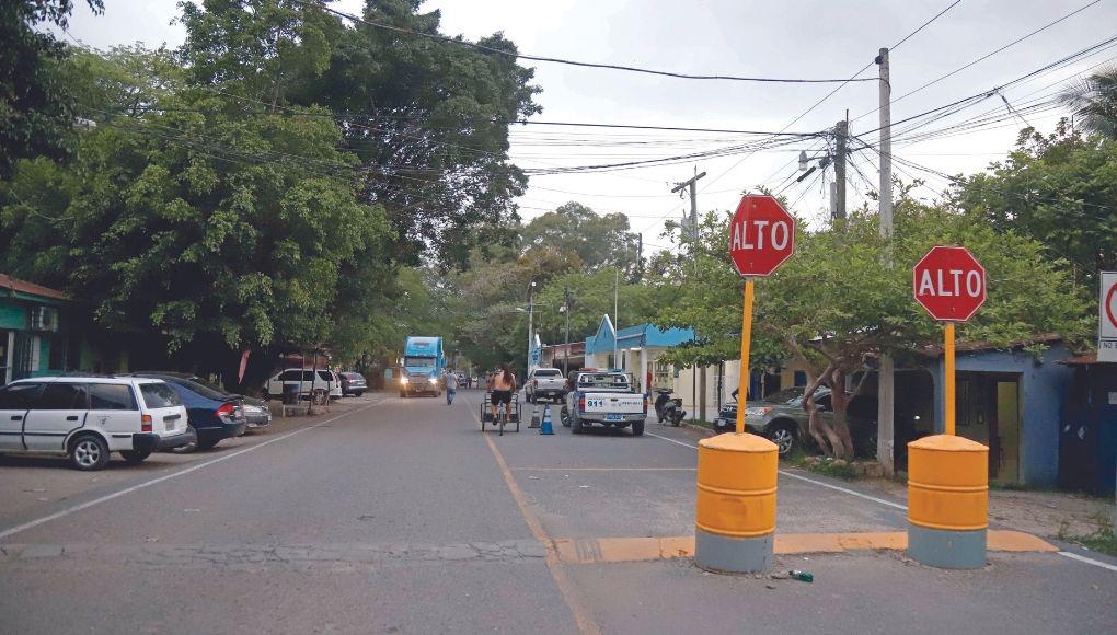 De Ocotepeque centro a la comunidad de Cayaguanca se recorren al menos 40 minutos en vehículo y se llega por el peñón que divide con El Salvador.