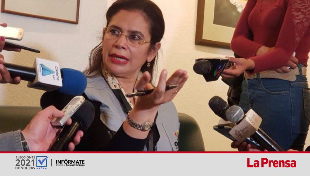 Rixi Moncada asegura que desconoce resolución del CNE que frena inscripción de Roberto Contreras