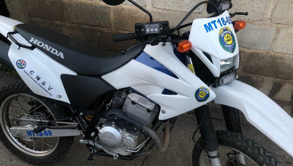 Arrestan a hombre que conducía moto de Policía en Tegucigalpa