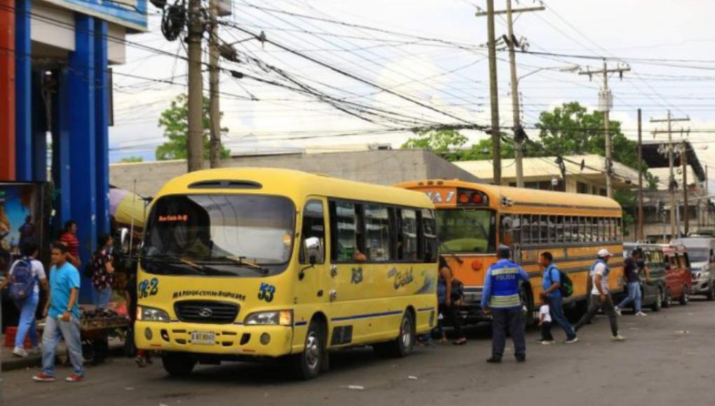 También cada unidad contará con un Sistema de Posicionamiento Global (GPS), que permitirá ubicar el lugar del vehículo y seguir el desplazamiento de cada bus que preste el servicio.