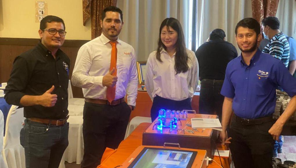 Almacén Eléctrico brinda seminario de nuevas tecnologías de Controladores de Temperatura & Software DA QMaster