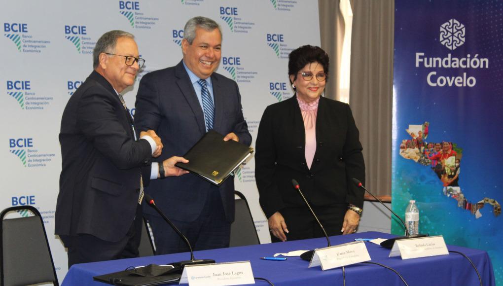 El BCIE aumenta a 5 millones de dólares crédito a una fundación de Honduras