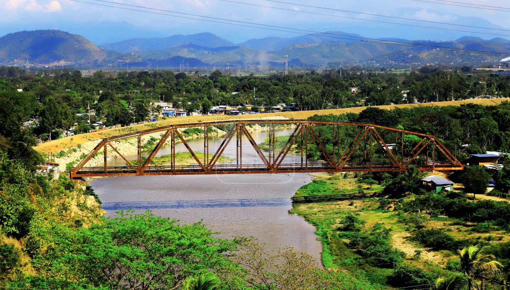 Tratar las aguas residuales debe ser prioridad en la ciudad.