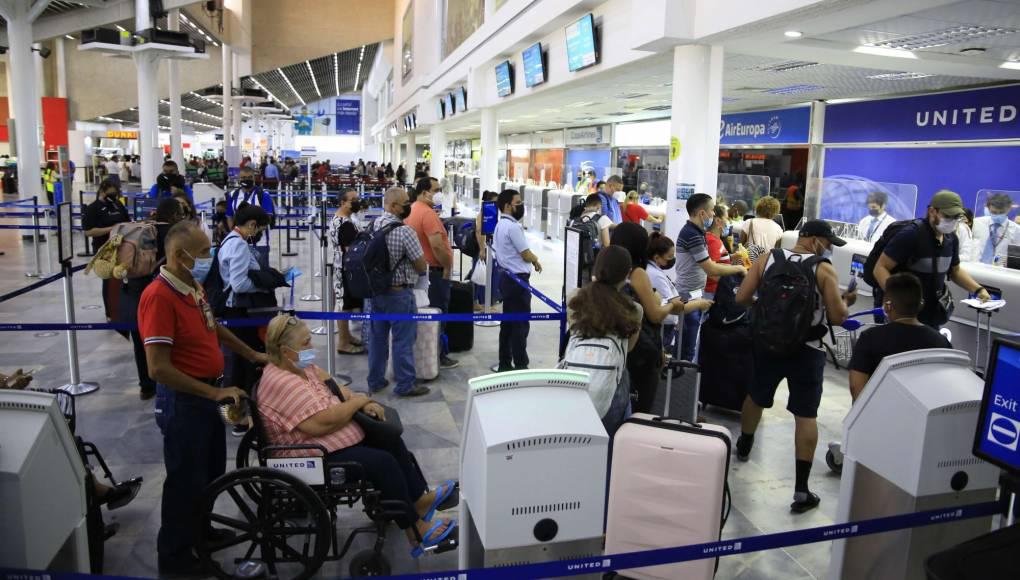 Reinicia operación en aeropuerto Ramón Villeda Morales