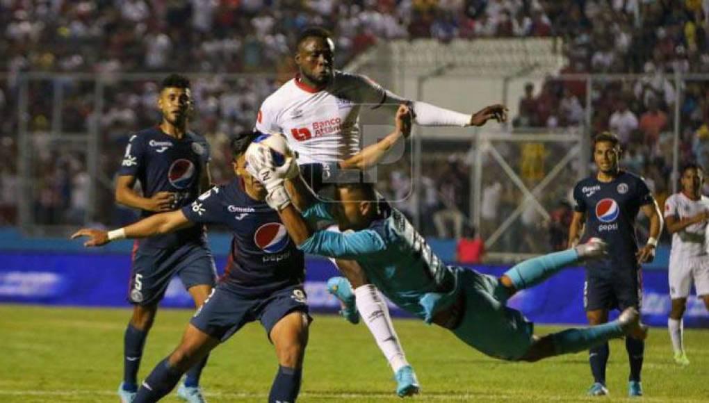 En el caso del Olimpia y Motagua tendrán que meterse a semifinales de Liga Concacaf para sellar su pase a la Liga de Campeones de Concacaf. Los albos están más cerca ya que golearon 4-0 al Diriangén de Nicaragua en el juego de ida; mientras que los azules empataron 0-0 ante el Tauro de Panamá.