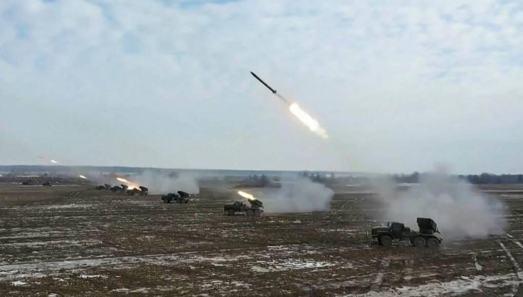 Ucrania afirma que Rusia lanzó más de 30 misiles contra su territorio