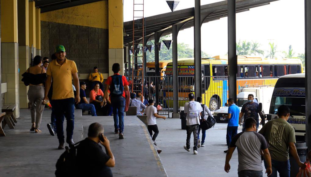 Terminal de buses de SPS espera más de 250 mil viajeros durante Semana Morazánica
