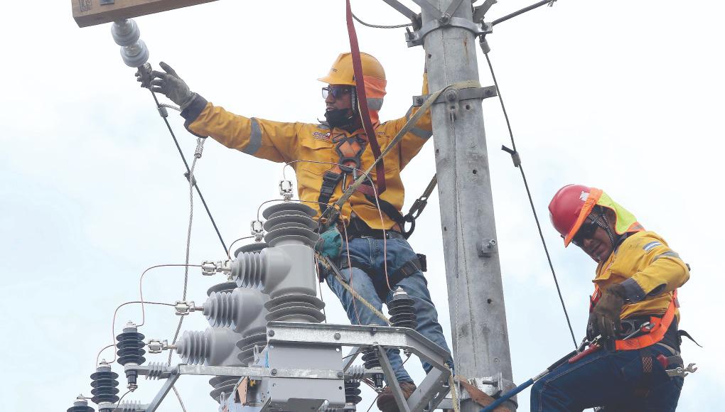 Gobierno decide mantener congeladas las tarifas de energía en octubre