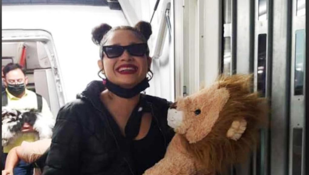 ¡Llegó la “Leona”! Cesia Sáenz llega a Honduras entre multitud de fanáticos