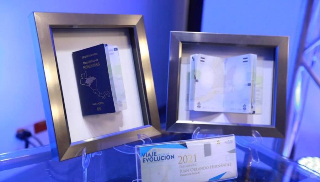 Presentación del pasaporte electrónico en Honduras.