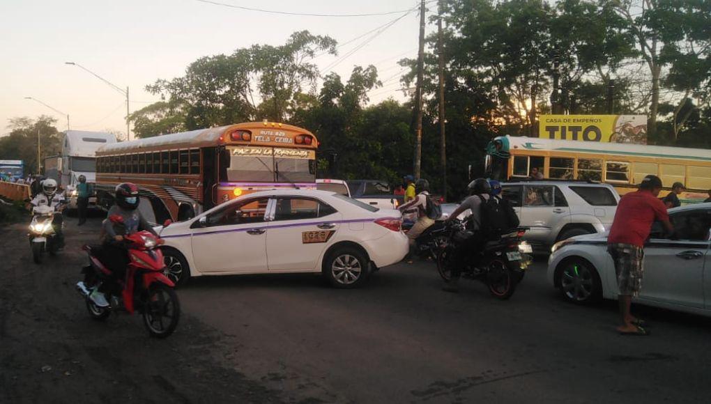 Con toma de carretera ceibeños rechazan aumento a tasa vehicular