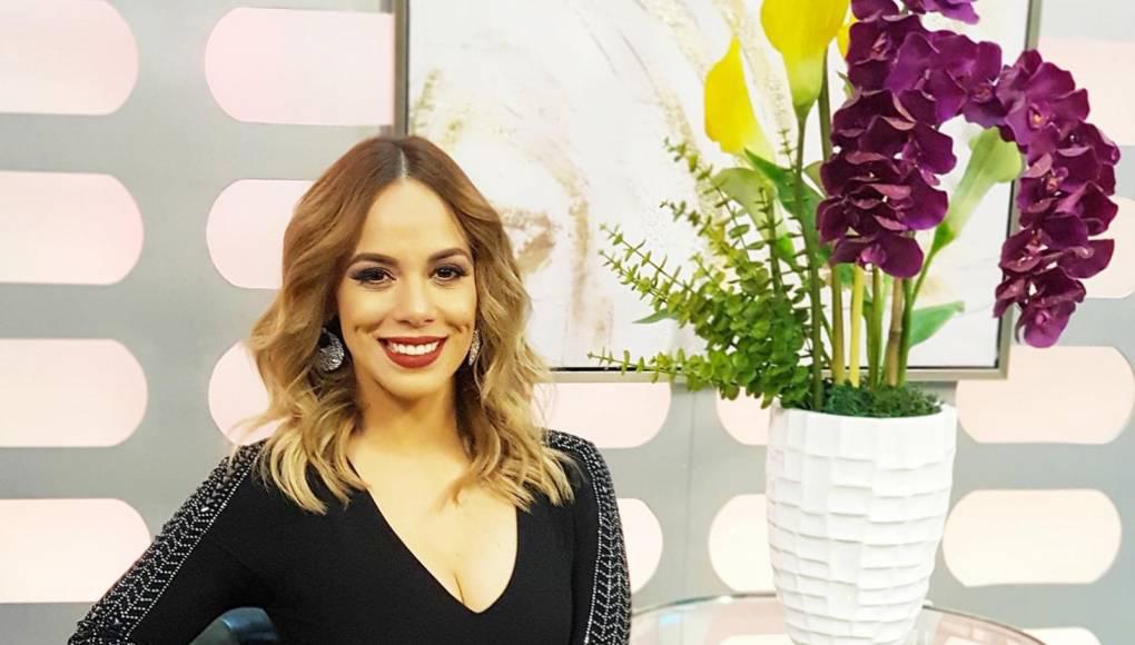 paolalazzaroni es la cuenta de Instagram de la hermosa chica.