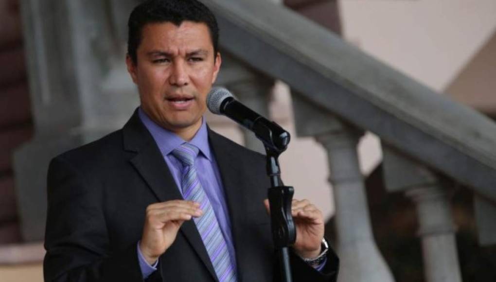Ebal Díaz recomienda a nuevo Gobierno hacer las paces