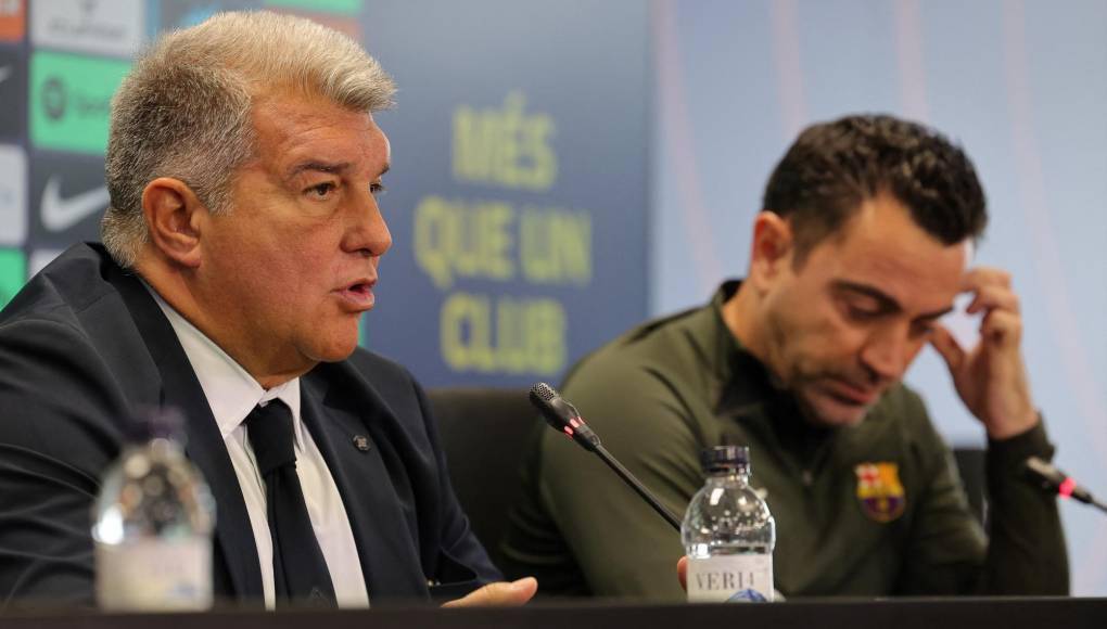 Joan Laporta encabezó una reunión de directiva donde le manifestaron a Xavi que debía cumplir su contrato hasta 2025 y seguir como entrenador del club.