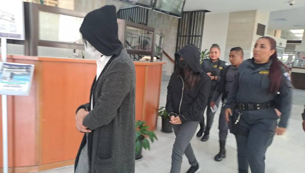 Al corroborar que la situación médica de Roque no mejoraba, sugirieron el traslado de la paciente hacia un centro asistencial, obteniendo una respuesta negativa, esto alrededor de las 19 horas.