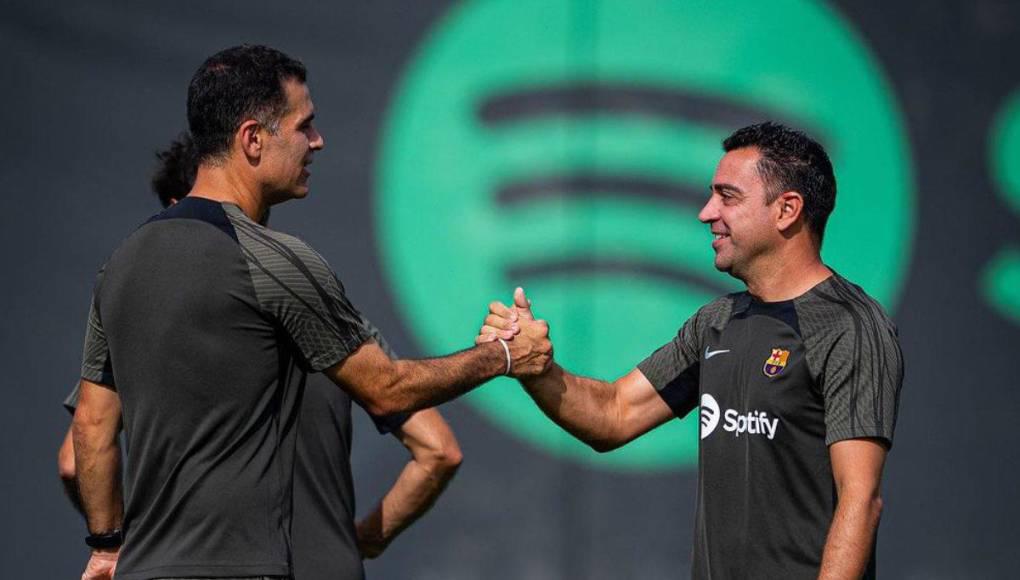 El mexicano Rafa Márquez es fuerte candidato para reemplazar a Xavi Hernández en el banquillo del FC Barcelona.