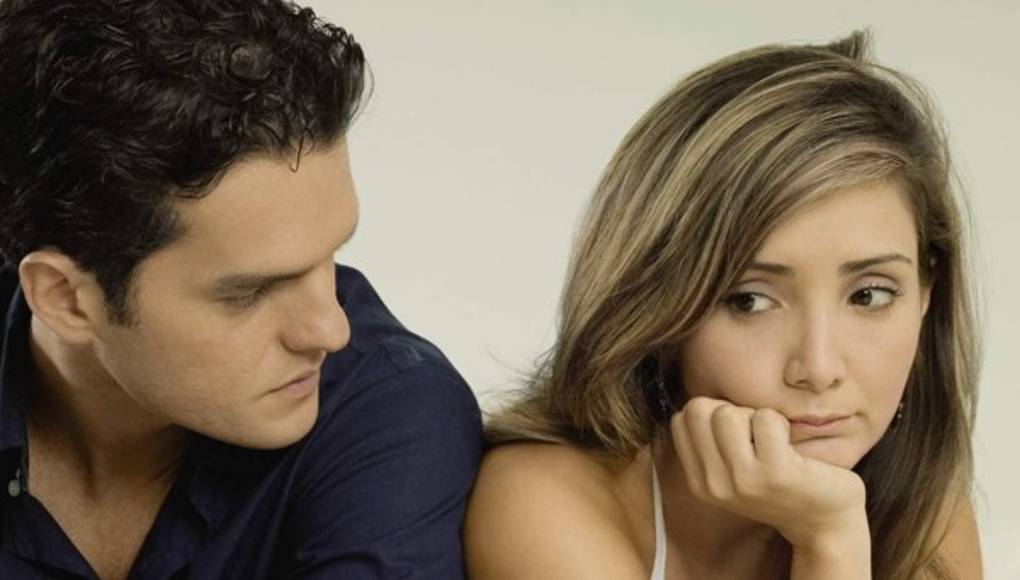 5 signos de que eres una novia posesiva