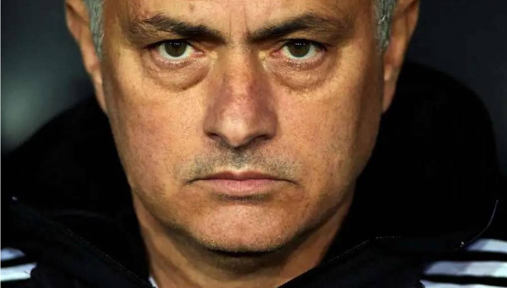 Fue en el Manchester United donde Mourinho humilló de la peor forma a un campeón del mundo. El técnico luso lo echó del vestuario.