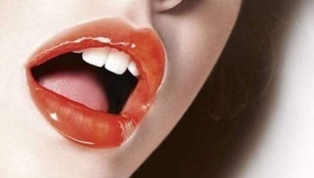 Maquille sus labios con 'gloss”, le darán volumen