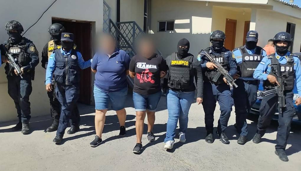 A las dos mujeres se les vincula a una red delictiva organizada dedicada al delito de lavado de activos en perjuicio del orden socioeconómico del Estado de Honduras.