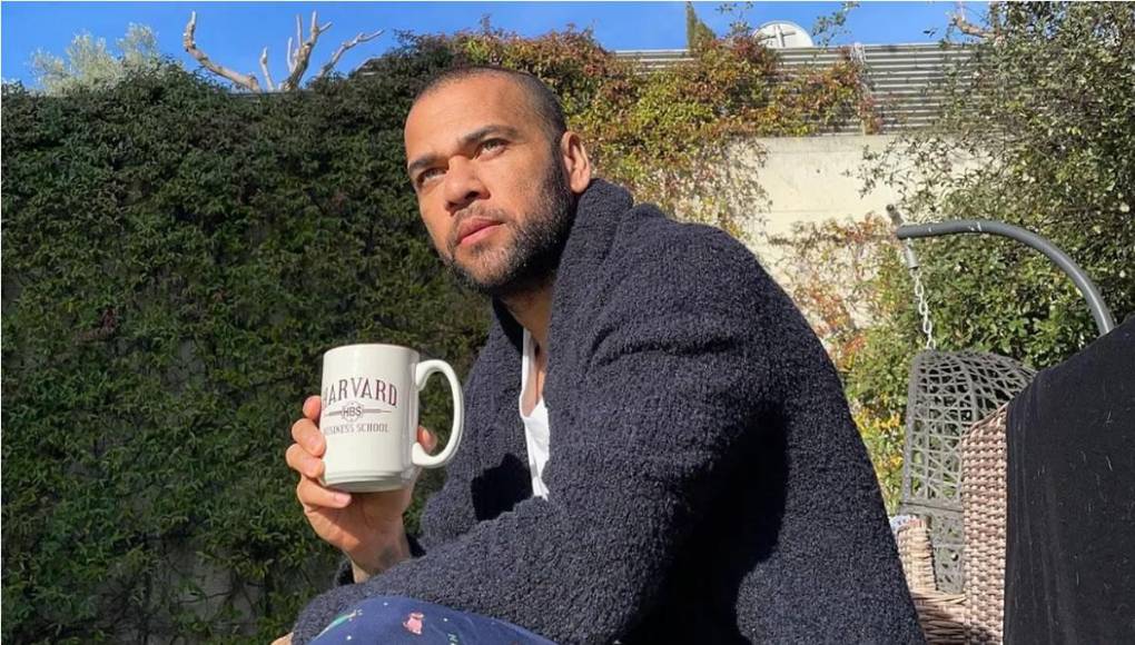 Además, en su portal web destacan: “La pareja se fue de compras y luego comió en un exclusivo restaurante del centro. La mirada de Joana resultó entonces significativa, sin rastro de dudas acerca de su amor por Dani”.