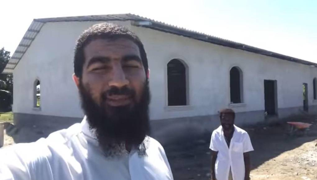 “Nuestro profeta nos ha dicho que nuestros mejores lugares son las mezquitas, ya que donde hay Mezquita se encuentra la bendición de Allah”, manifestó el misionero.