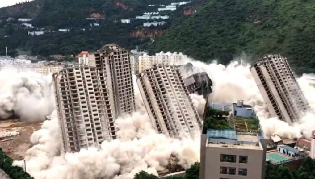 VIDEO: Impactantes imágenes de la demolición de 15 edificios en China