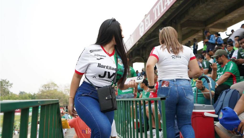 Bellas chicas y la fiesta del Yankel: ambientazo en el Marathón vs Génesis