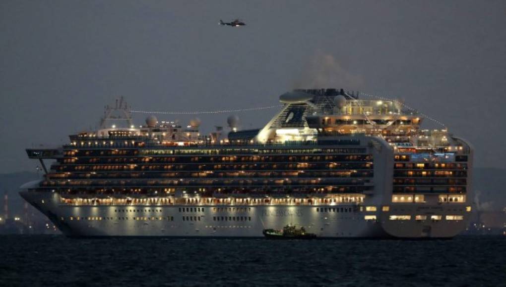 Japón deja en cuarentena a 3,500 pasajeros en crucero por caso de coronavirus