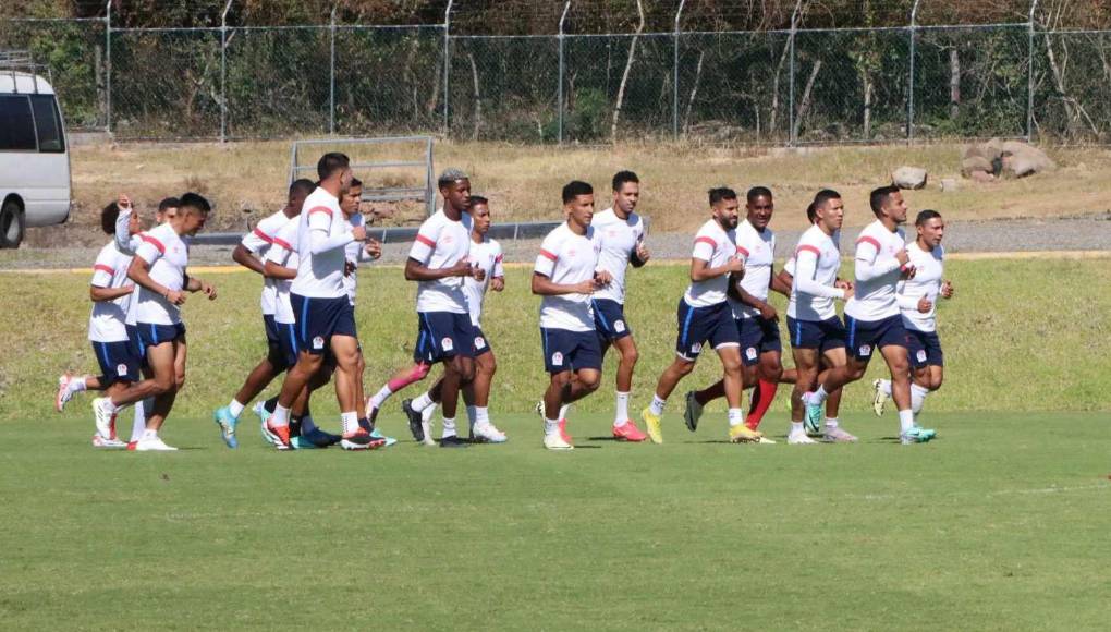 Los Albos quieren mantener su invicto ante el Ciclón Azul que busca mantenerse en la cima de la presente campaña de la Liga Nacional de Honduras. 