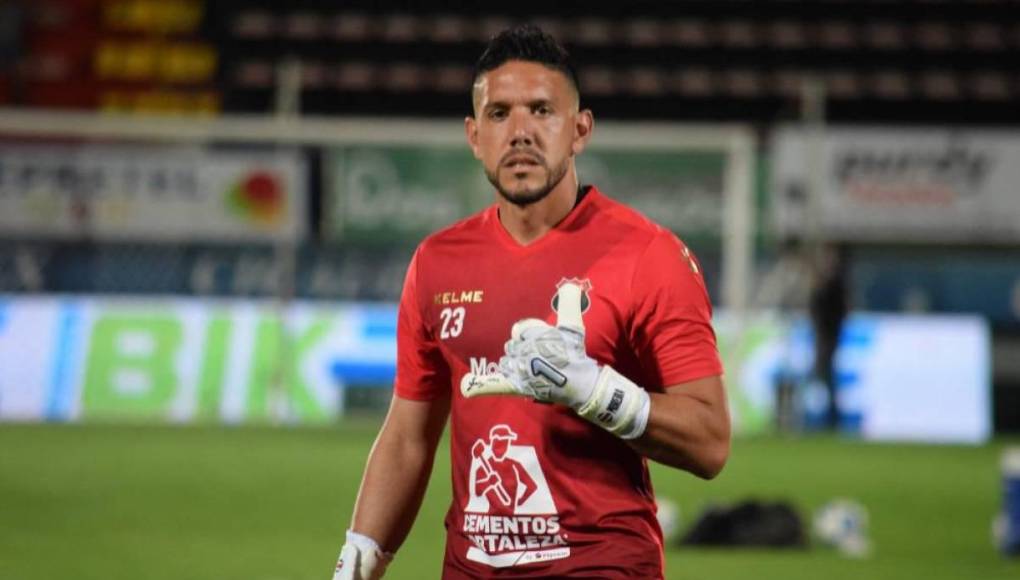 Pero fue hasta el 2 de junio de 2022 cuando debutó como titular en la derrota de Costa Rica 2-0 de visita ante Panamá por la Nations League. Tuvieron que pasar 11 años para que Leo fuera el primer arquero de la ‘Sele’ y todo por Luis Suárez.