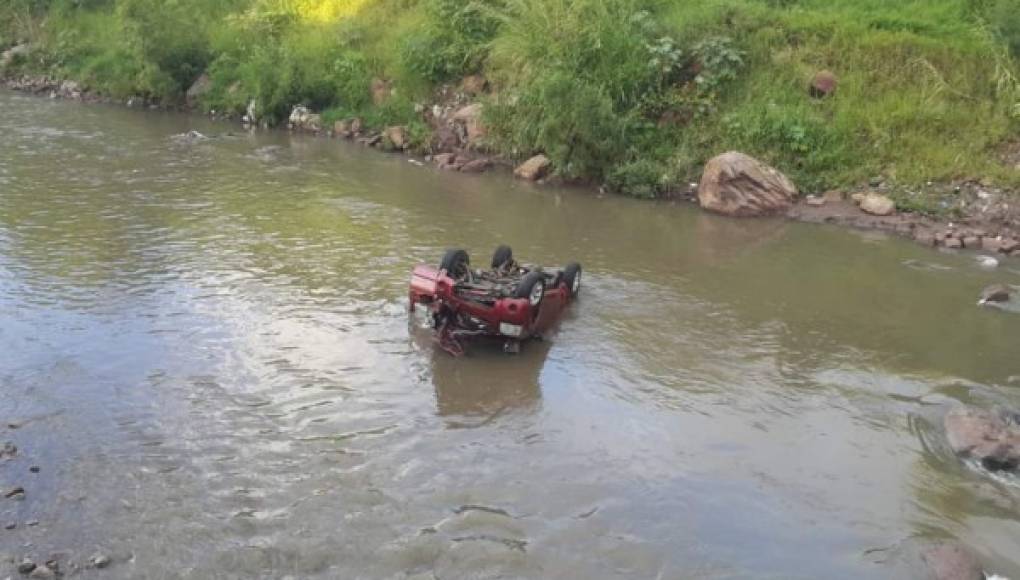 Caen al río Choluteca en Tegucigalpa cuando era perseguidos por policías militares