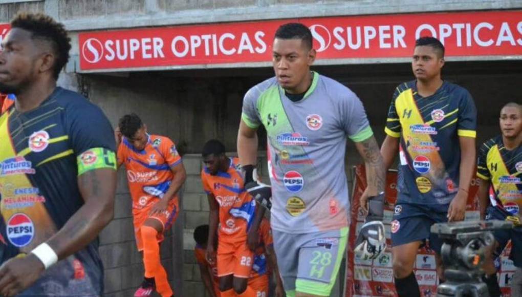 Denovan Torres - El portero que fue el héroe de ‘La Novena’ está sin equipo tras salir del Génesis a mitad de torneo. Tras salir del verde, estuvo un par de torneos en Lobos.