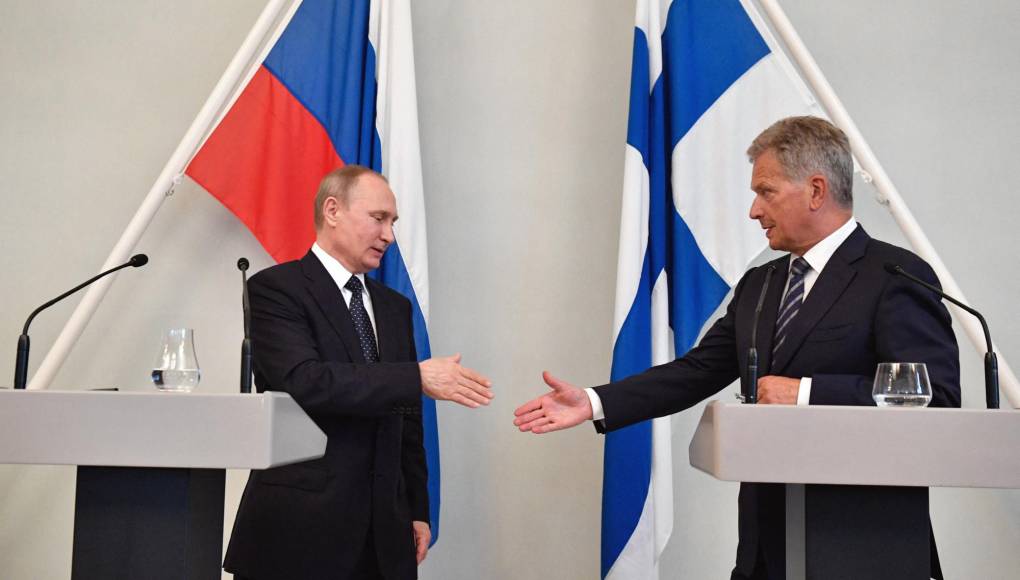 Finlandia desafía a Putin e informa su intención de adherirse a la OTAN