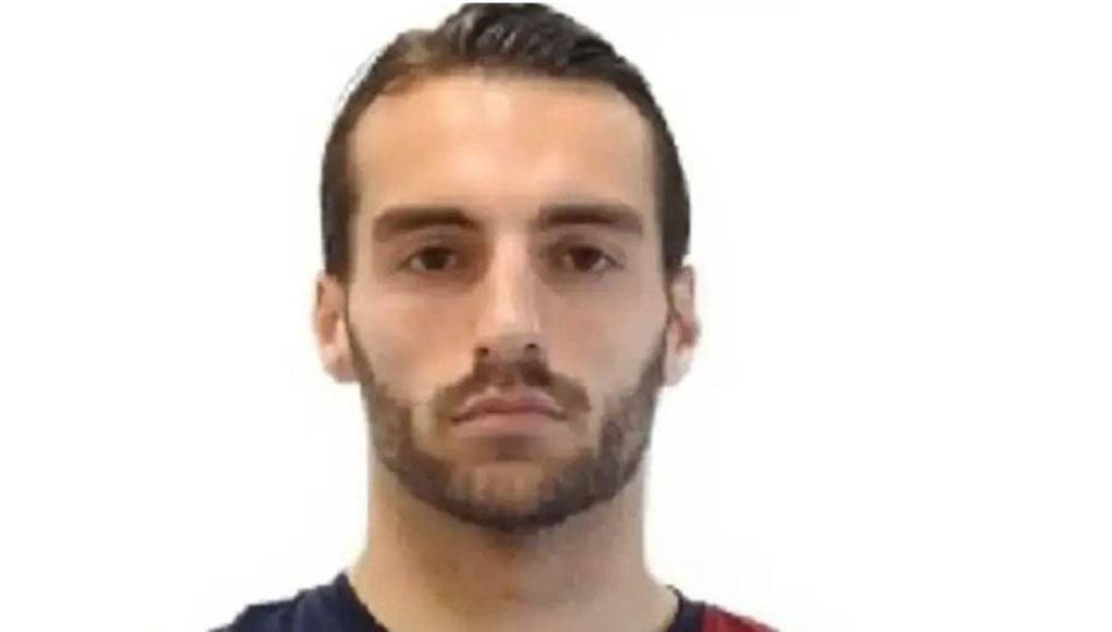 Mientras la mujer hablaba por teléfono con su hermana Stefania –quien escuchó sus gritos y su pedido de ayuda– Padovani comenzó a golpearla