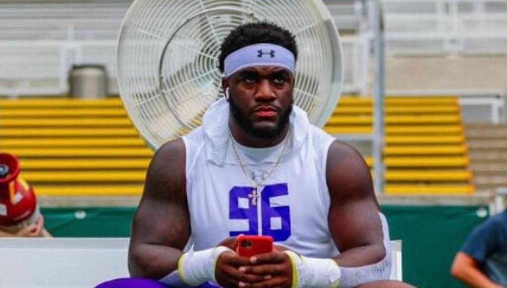 En el plano deportivo, Simon Jr fue clave en la consagración del equipo, dándole su primer campeonato CAA y estableciendo la mejor marca de victorias en una temporada. 