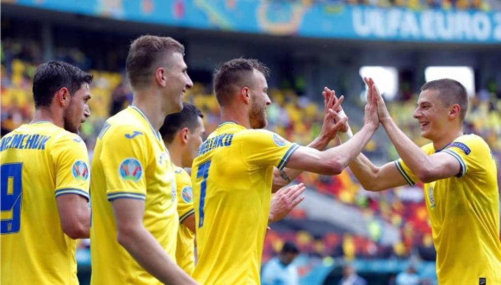 Ucrania tumba a una peleona Macedonia y suma su primera victoria de la Eurocopa
