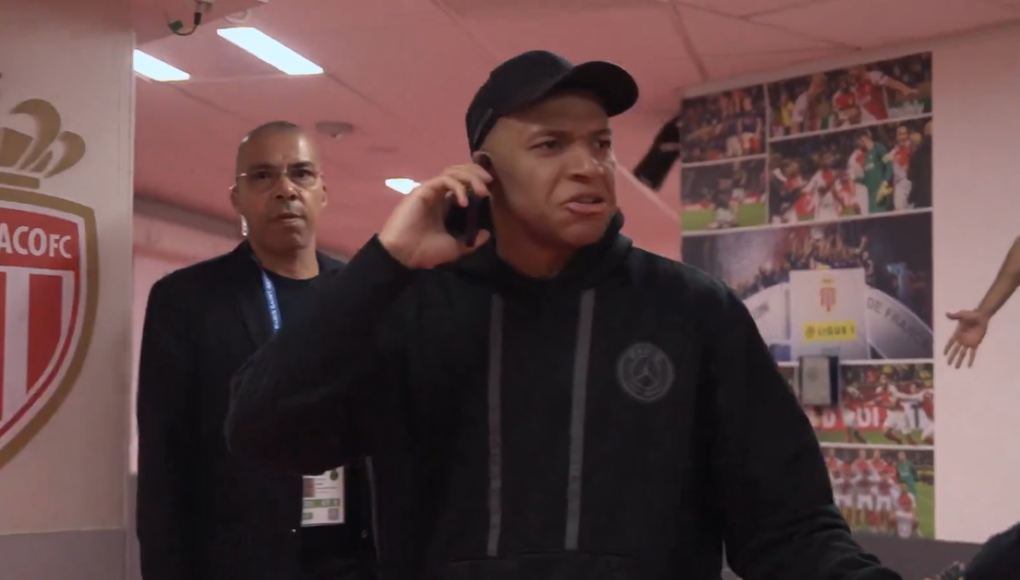 Y agregó: “Todas las decisiones que yo tomo en el PSG son para buscar lo mejor para el club y jugar sin él es lo mejor. Los cambios que hago son para tener un mejor equipo”.