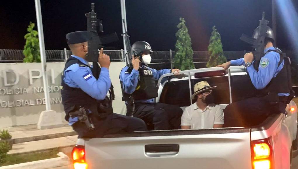 Como parte de las diligencias, los investigadores emitieron un dictamen de dactiloscopía, en el que no pudieron determinar huellas de sus dedos, ya que estaban totalmente alteradas.