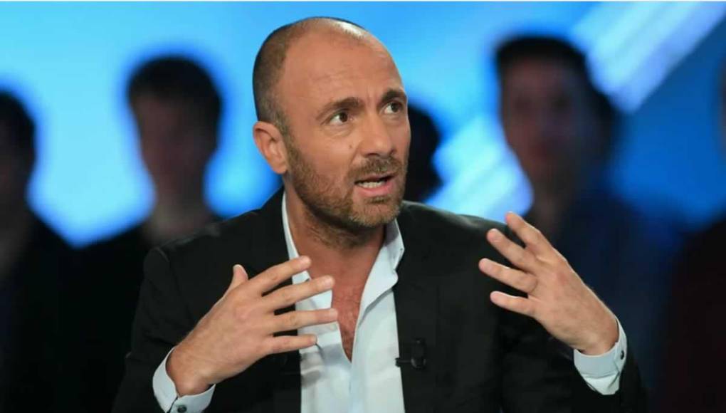 El exjugador francés Christophe Dugarry, campeón del mundo con Francia, atacó con dureza a Kylian Mbappé por su actitud en el partido contra el Barcelona y aseguró que “ha escupido a la cara” de la Champions League.