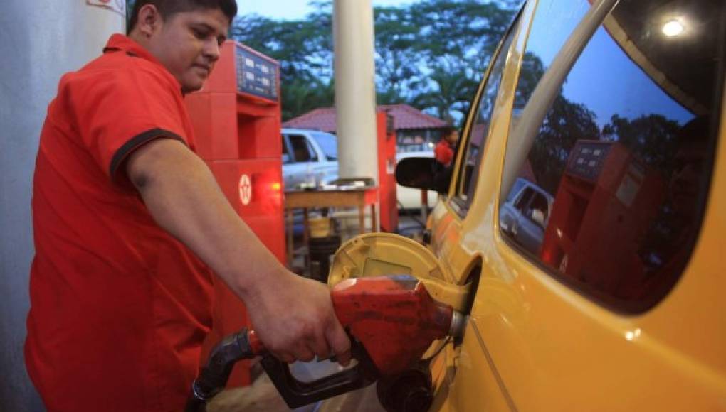 Gasolinas subirán más de un lempira el lunes en Honduras
