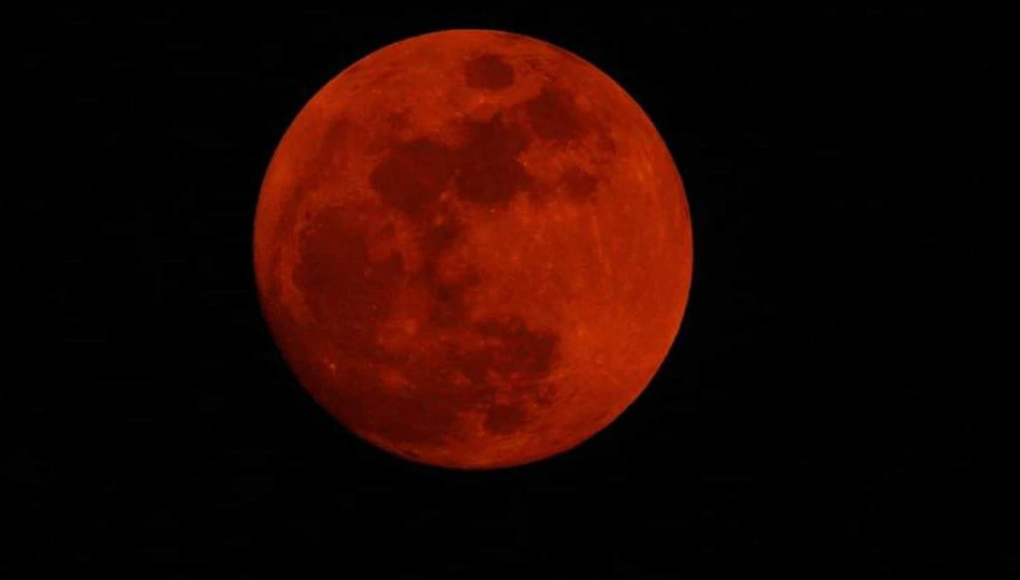 ¡La Luna se pondrá roja! Hondureños observarán el eclipse parcial de esta madrugada
