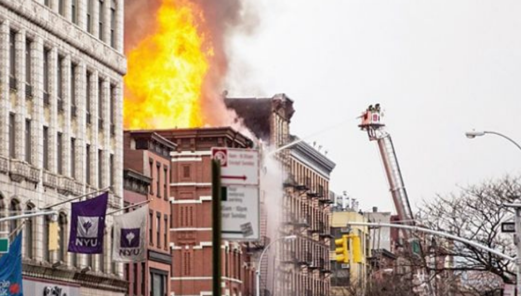 Incendio en un edificio deja más de medio centenar de heridos en Nueva York
