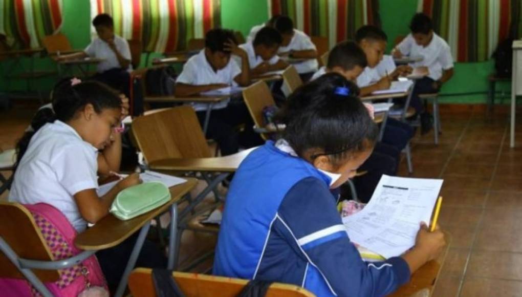 Educación promete dotar con internet satelital a 1,000 escuelas hondureñas