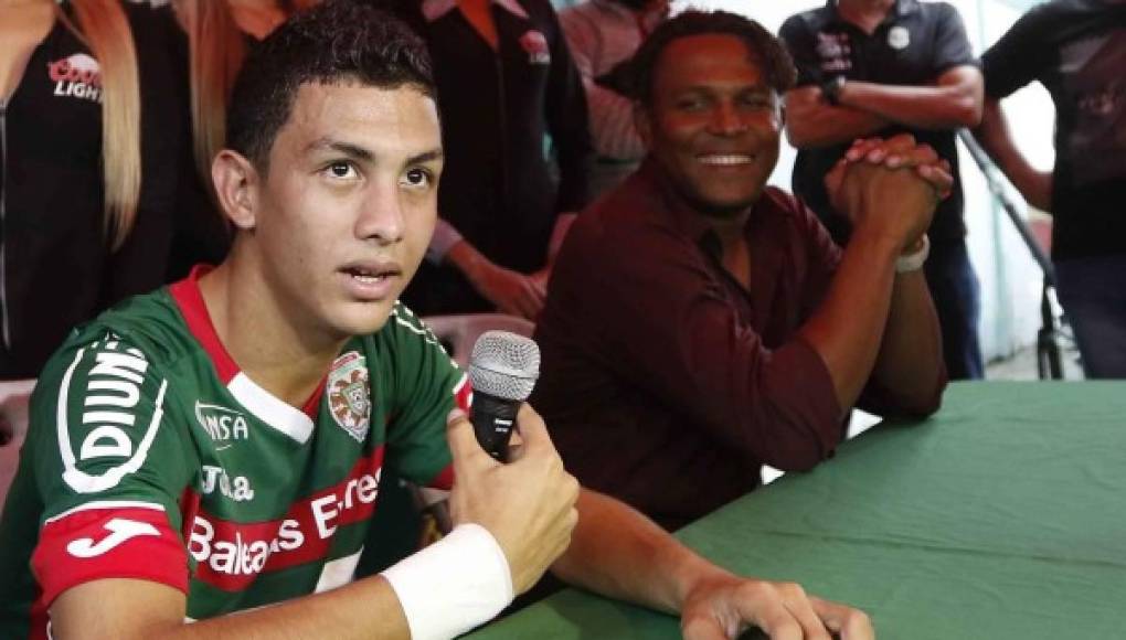 Víctor Berrios - Es uno de los sobrevivientes de aquel título, aunque ya no juega. Suma torneos sin ver minutos pese a formar parte del club.