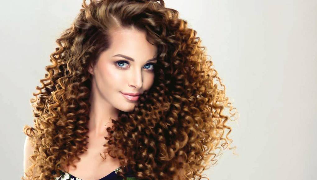 ¿Cómo podemos mantener el cabello rizado y bonito?