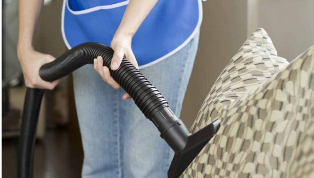 Tips para eliminar las manchas en sillones