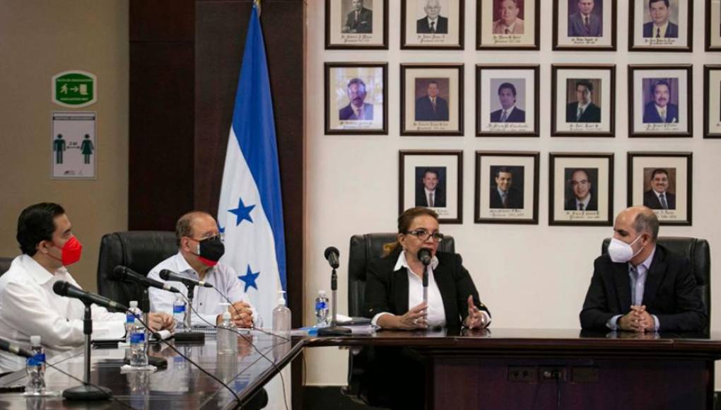 Presidenciable Xiomara Castro expone su plan de gobierno a la CCIC