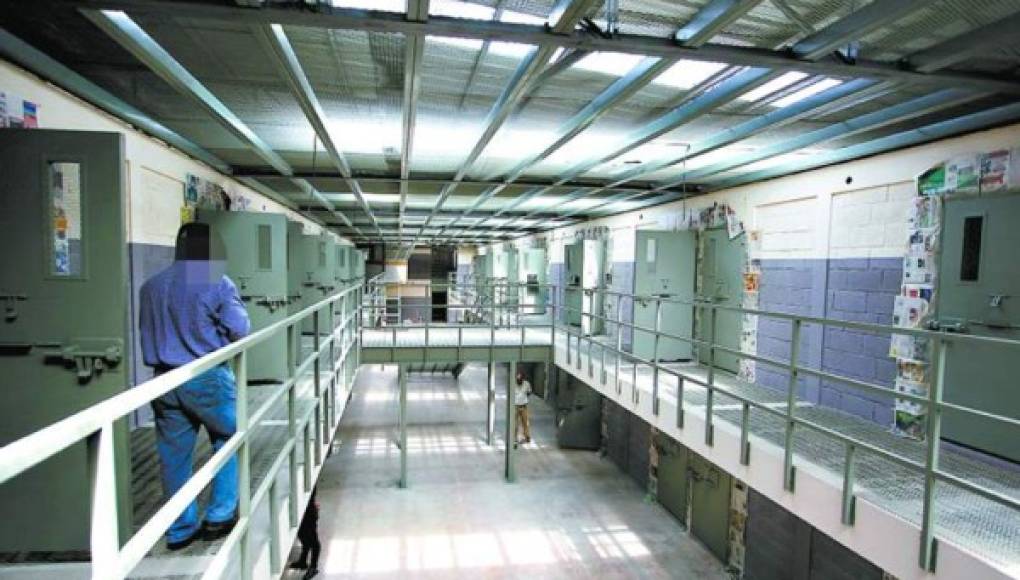 Más de 80 casos de COVID-19 en cárceles ponen en alerta a Salud y al INP