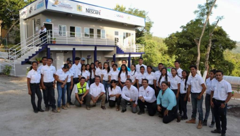 Honduras y Nestlé inauguran el primer centro de capacitación para caficultores